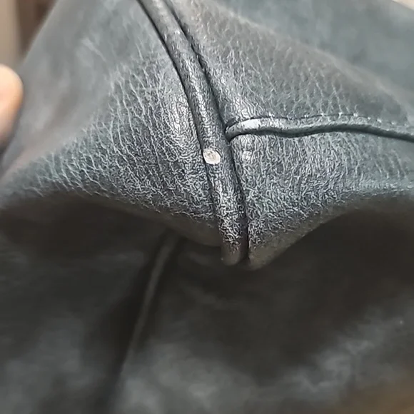 Genuine Leather Beautiful Design Women's Bag. - Picture 16 of 16